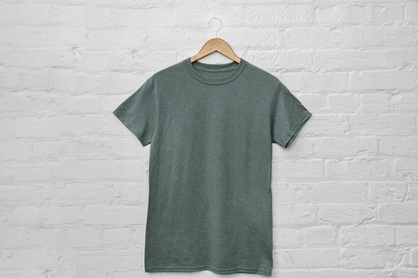 Camiseta (3 opções, 100 variantes)